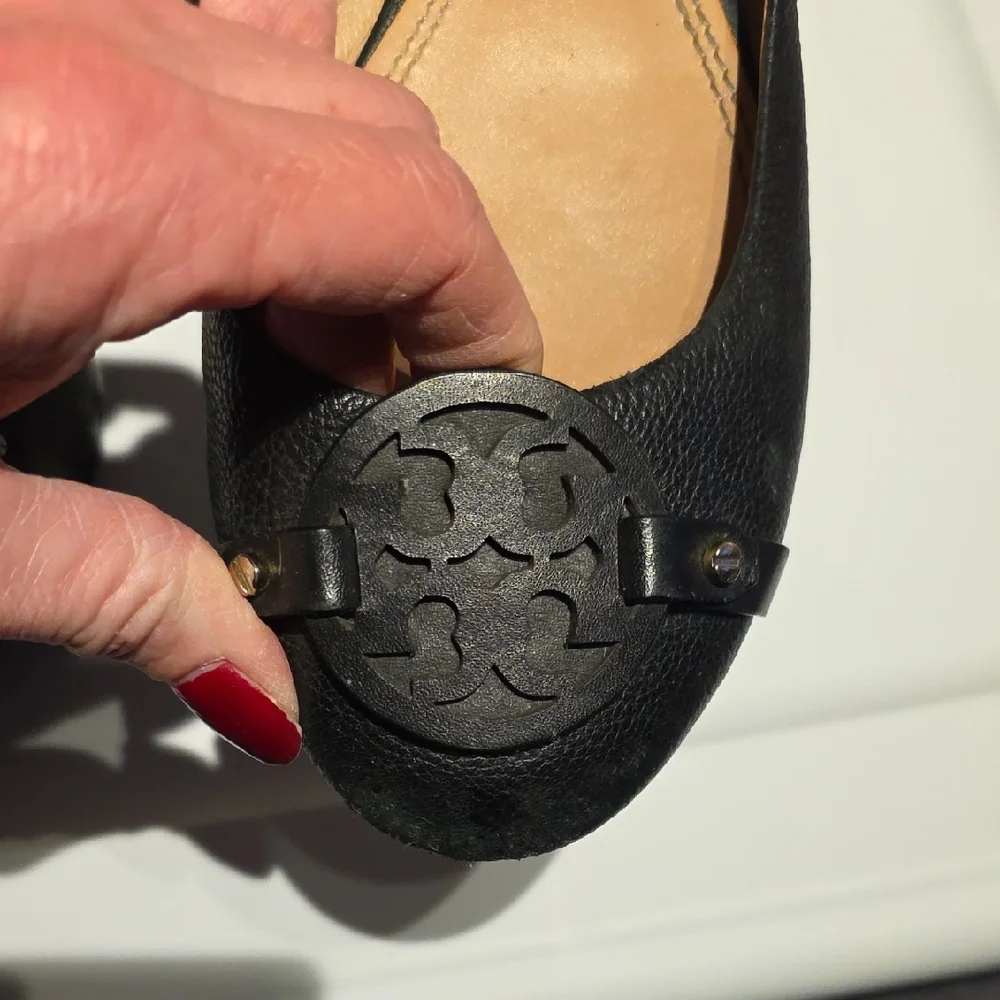 Tory Burch Black Leather Flats with Logo Accent - Picture 8 of 16
